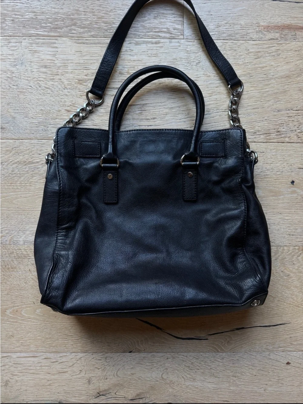 MICHAEL KORS LARGE HAMILTON TOTE BLACK Good condition Price Firm